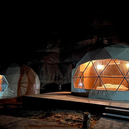 Scarlet Luxury Camp Wadi Rum Ngoại thất bức ảnh