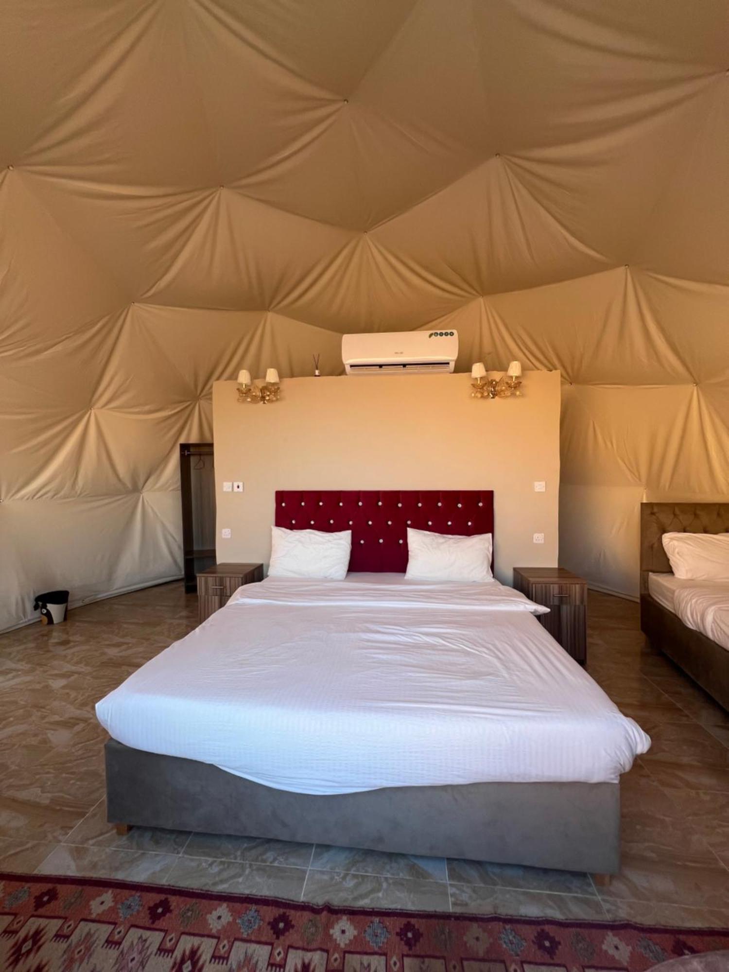 Scarlet Luxury Camp Wadi Rum Ngoại thất bức ảnh