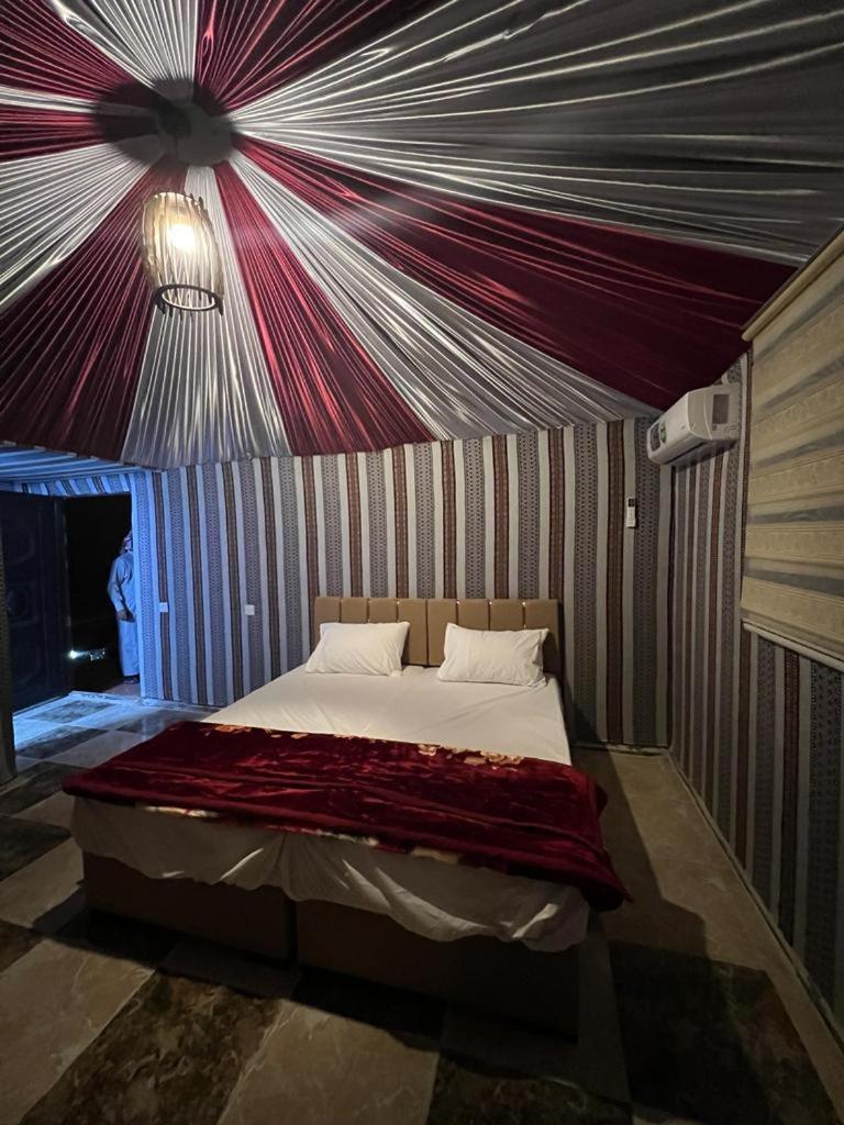 Scarlet Luxury Camp Wadi Rum Ngoại thất bức ảnh