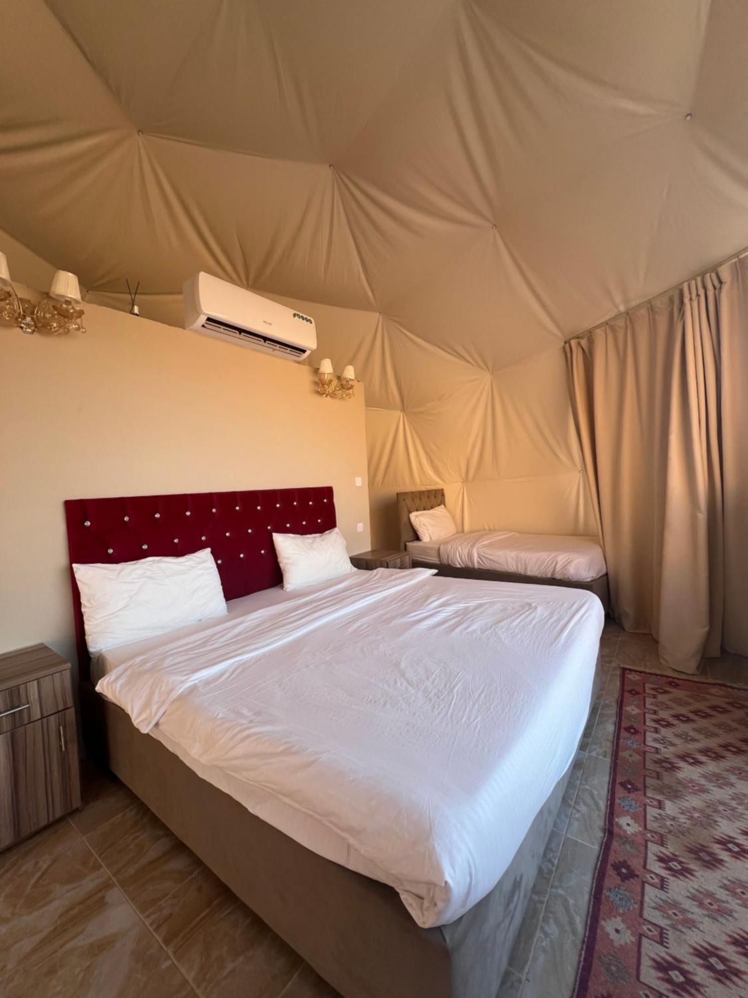 Scarlet Luxury Camp Wadi Rum Ngoại thất bức ảnh