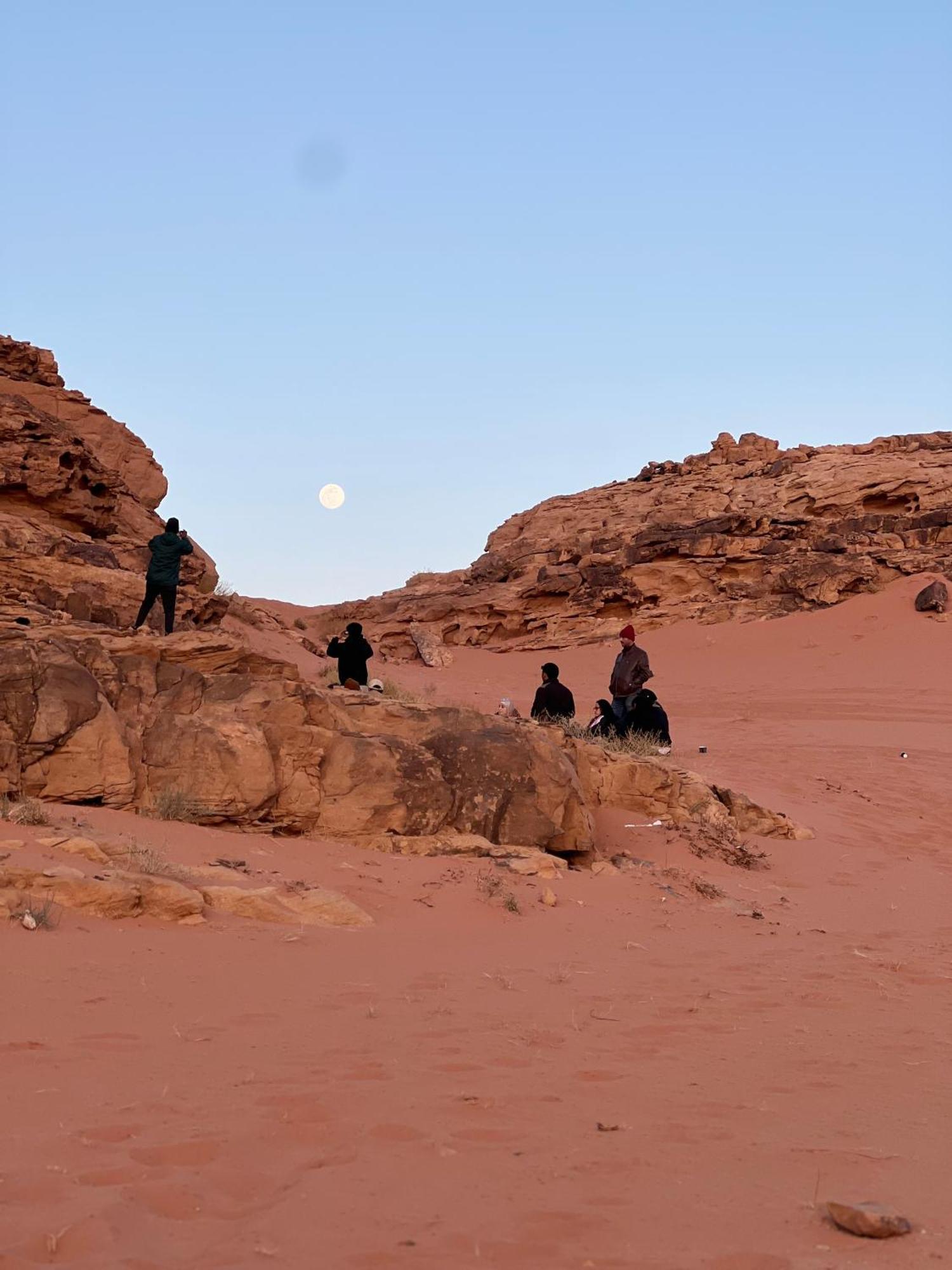 Scarlet Luxury Camp Wadi Rum Ngoại thất bức ảnh