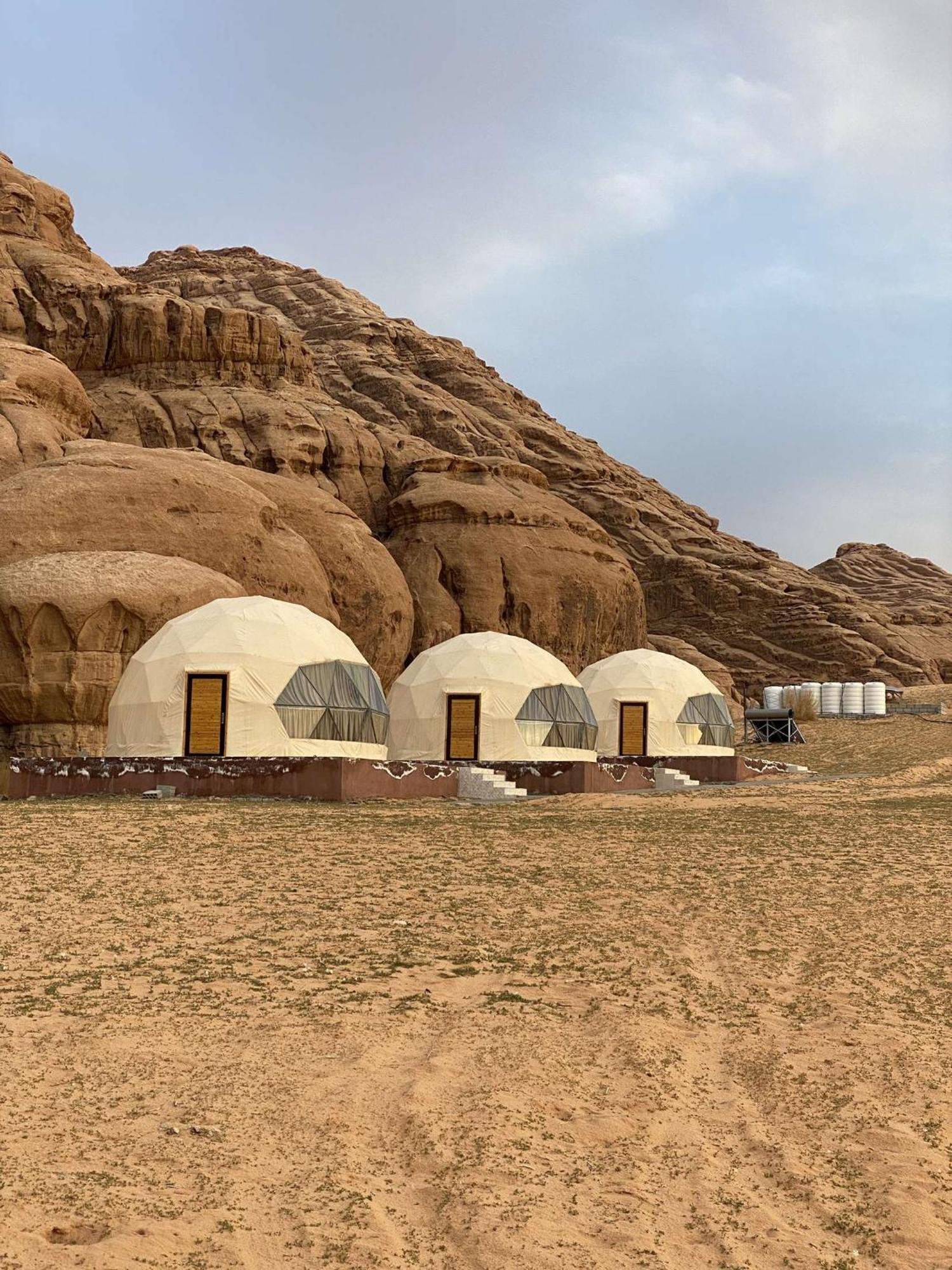 Scarlet Luxury Camp Wadi Rum Ngoại thất bức ảnh