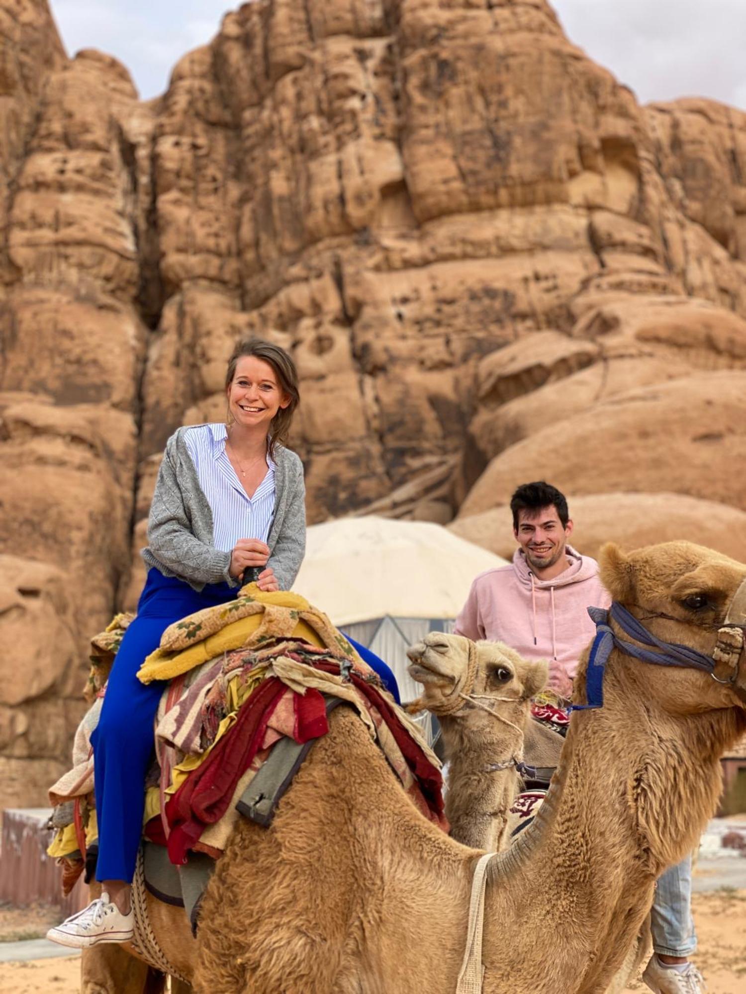 Scarlet Luxury Camp Wadi Rum Ngoại thất bức ảnh