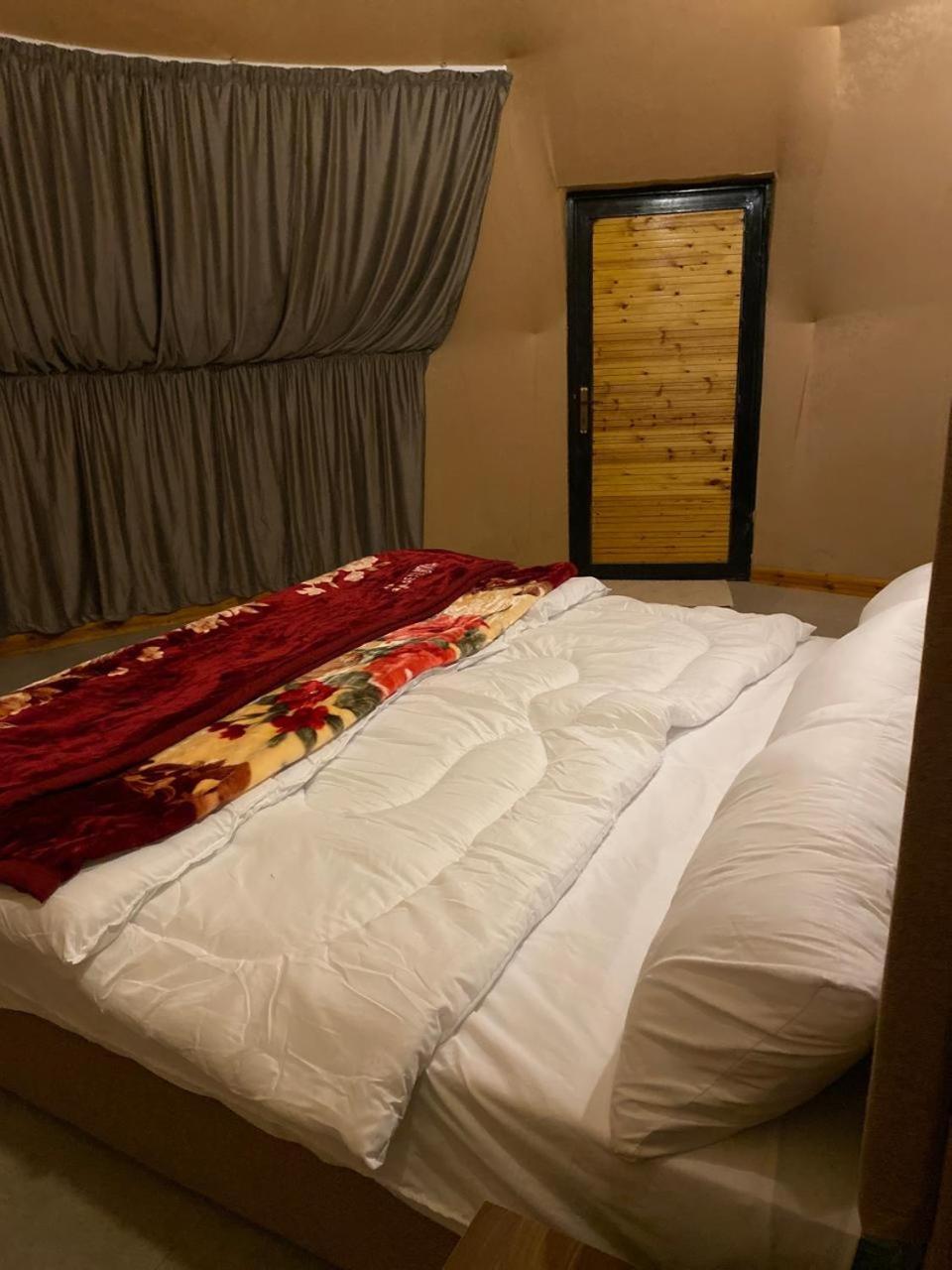 Scarlet Luxury Camp Wadi Rum Ngoại thất bức ảnh