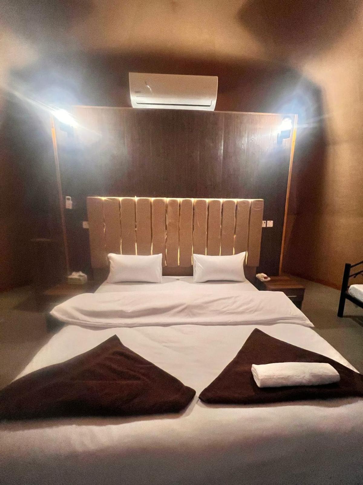 Scarlet Luxury Camp Wadi Rum Ngoại thất bức ảnh