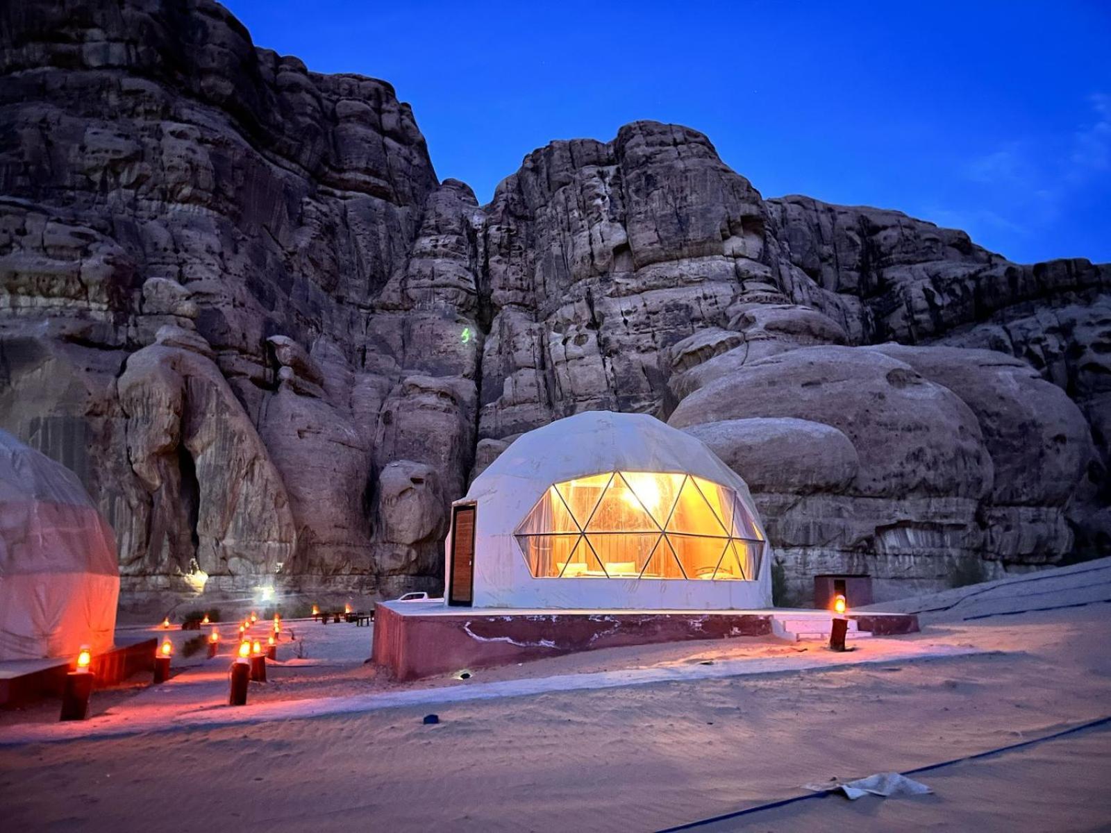 Scarlet Luxury Camp Wadi Rum Ngoại thất bức ảnh