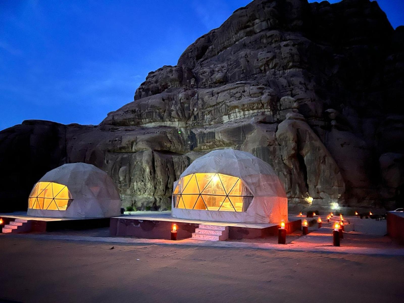 Scarlet Luxury Camp Wadi Rum Ngoại thất bức ảnh