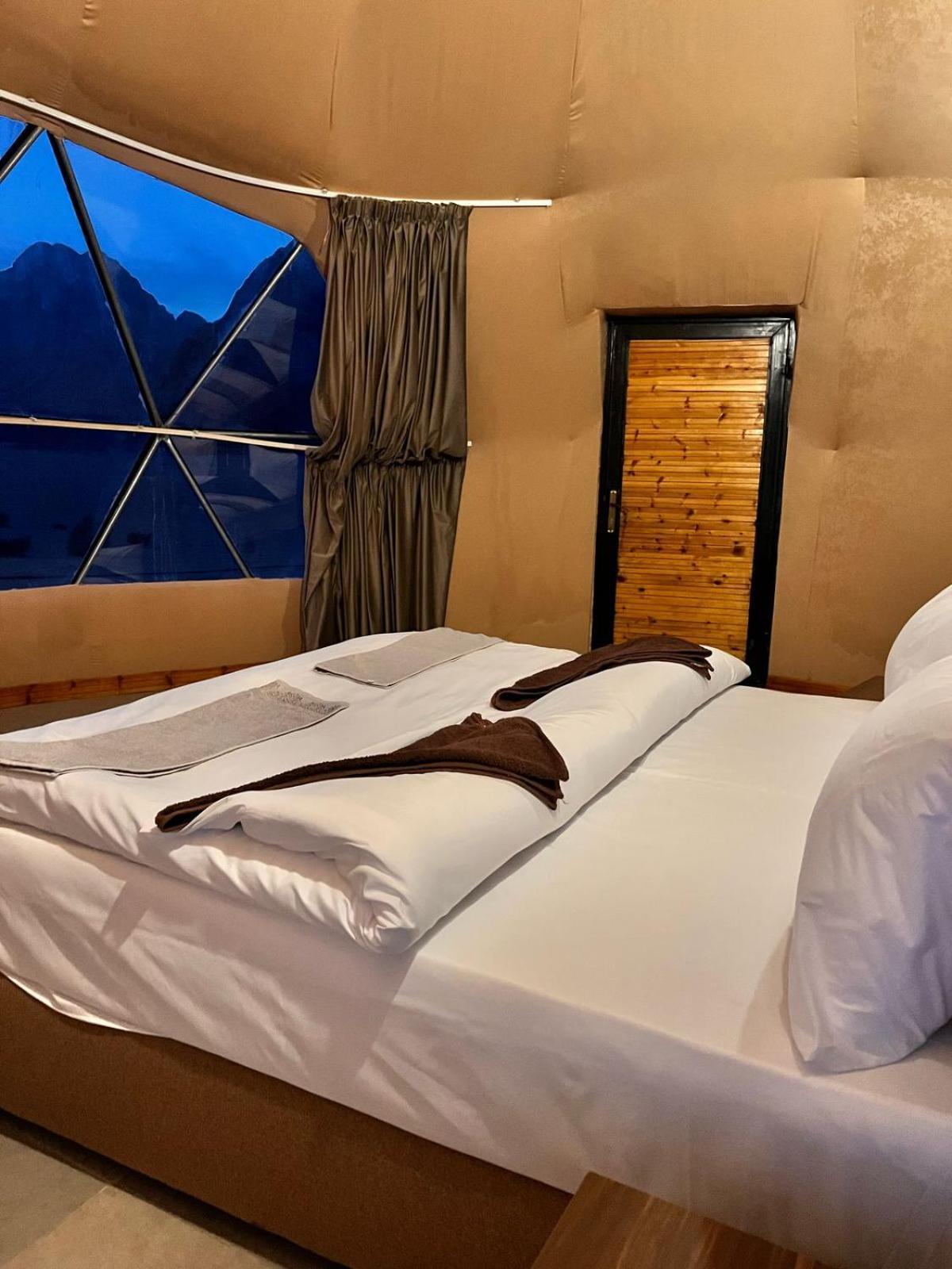 Scarlet Luxury Camp Wadi Rum Ngoại thất bức ảnh