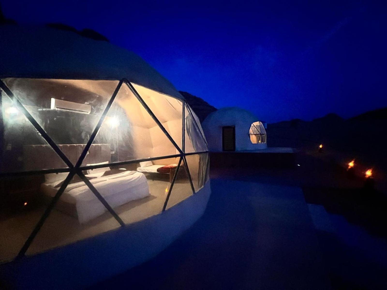 Scarlet Luxury Camp Wadi Rum Ngoại thất bức ảnh